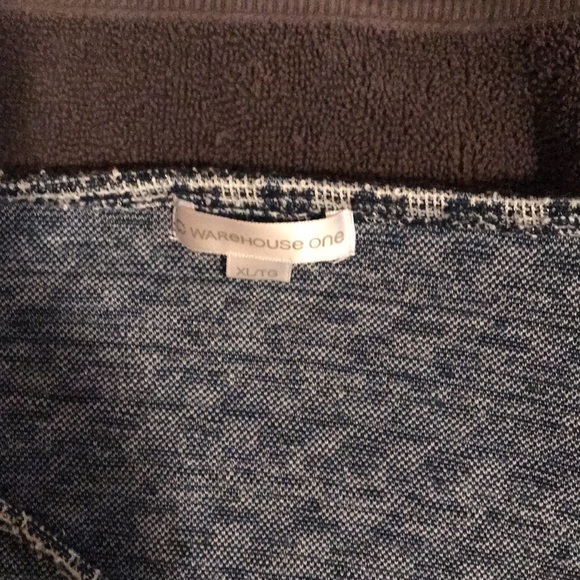 Beautiful metallic sweater - Picture 2 of 2